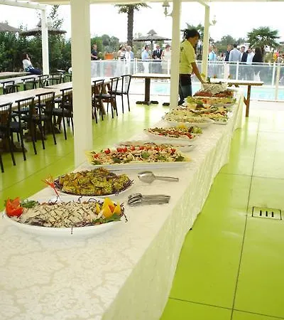 Del Lupo ゲストハウス 2*